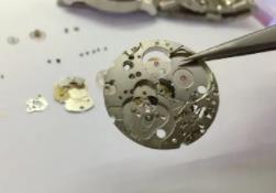 百达翡丽售后维修服务中心地址-更换配件